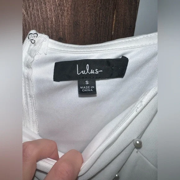 Lulu’s ivory pearl mini dress - size small - Picture 4 of 4
